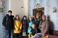  Участие волонтеров в благотворительной акции "Достучаться до сердец"
